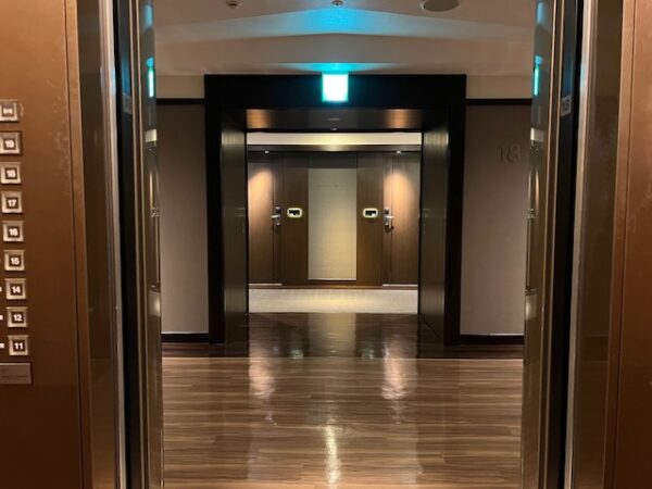 18階エレベーターホール