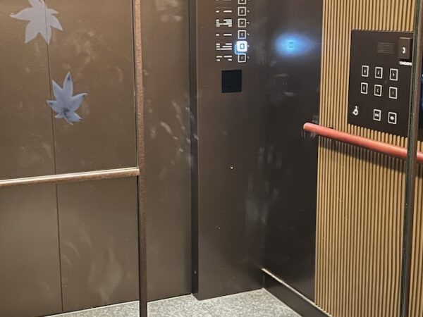 指紋エレベーター