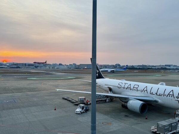 ラウンジ