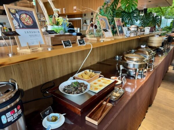 朝食ビュッフェ