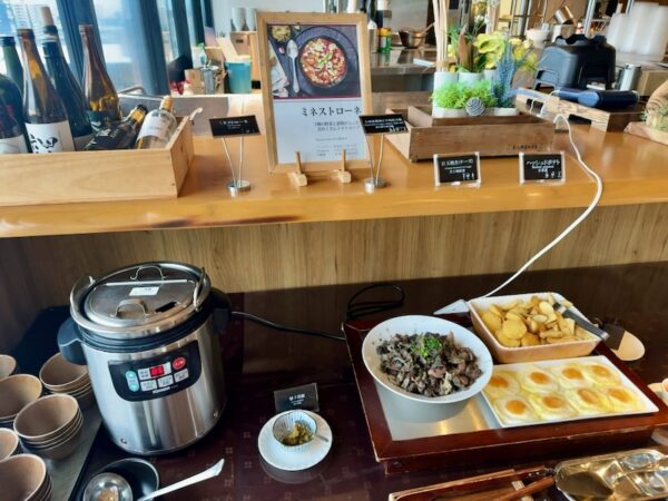朝食ビュッフェ
