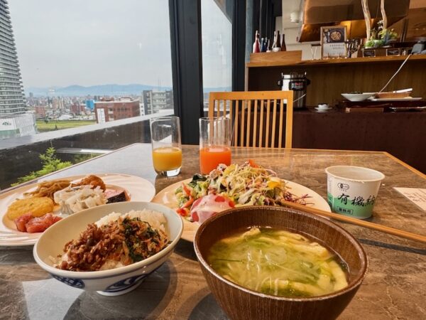 朝食