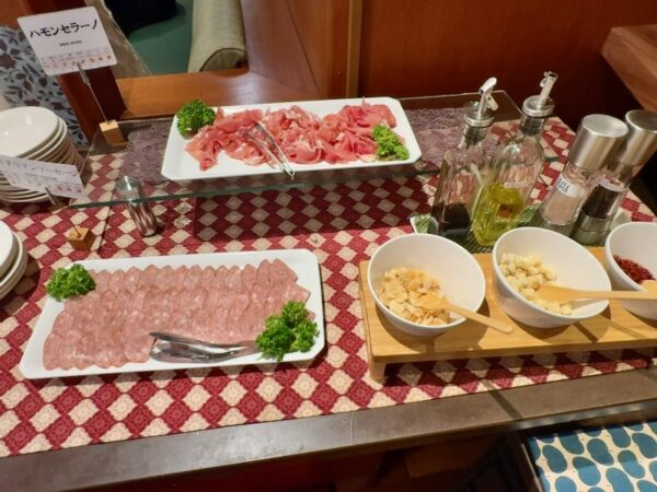 朝食ビュッフェ