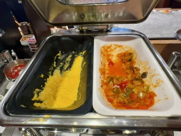 朝食ビュッフェ