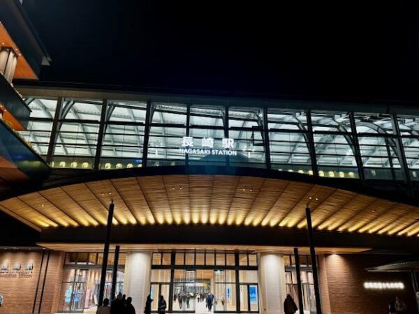 夜の長崎駅