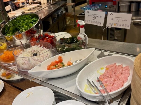 朝食ビュッフェ