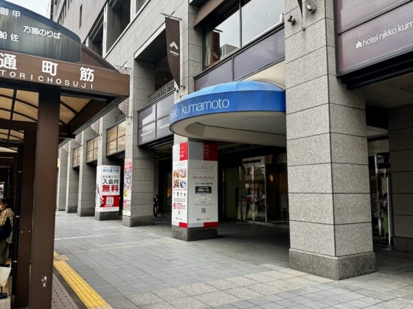 バス停前