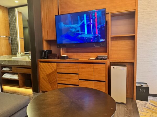 テレビ側