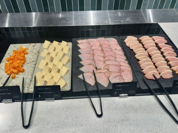 朝食ビュッフェ