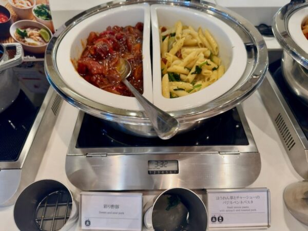 朝食ビュッフェ