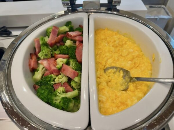 朝食ビュッフェ