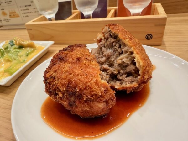 米沢牛と加賀野菜のメンチカツ