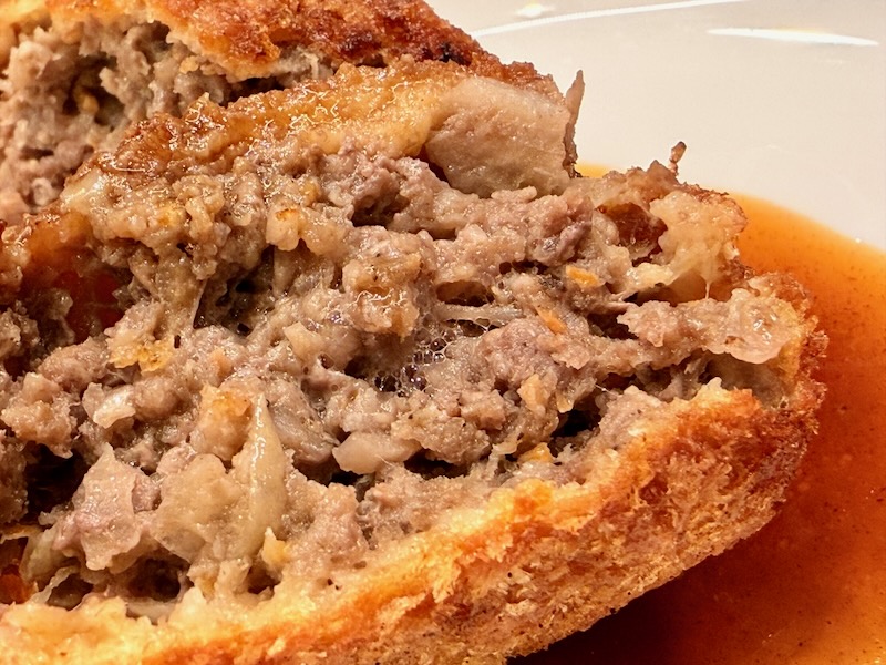 米沢牛と加賀野菜のメンチカツ