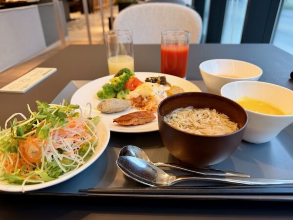 朝食ビュッフェ