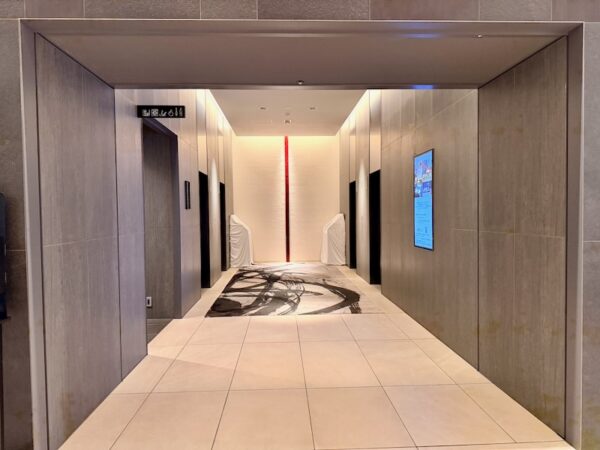 1階エレベーターホール