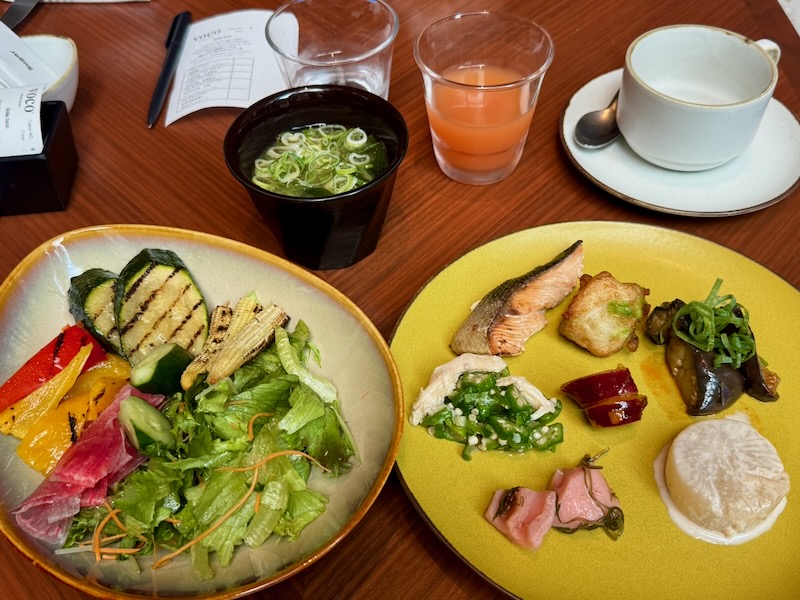 朝食