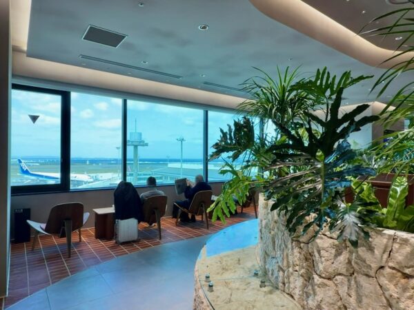 ラウンジ内客席