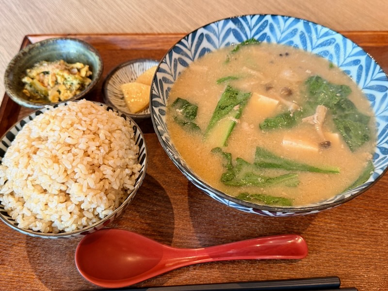 具だくさん味噌汁定食