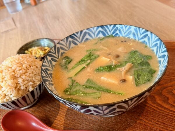 お味噌汁でかい