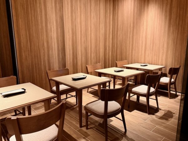 店内客席の様子