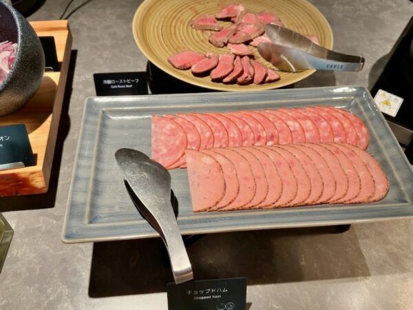 朝食ビュッフェ