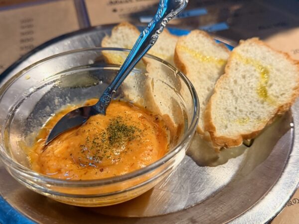 ビアチーズディップ薄切りバゲット付き350円