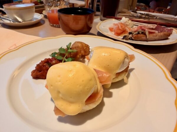 朝食ビュッフェ