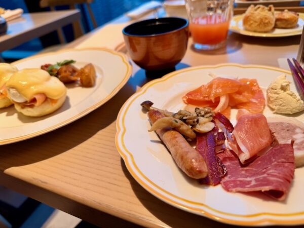朝食ビュッフェ