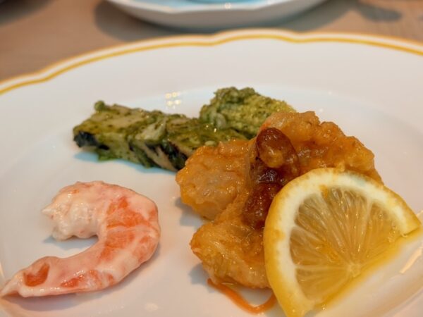 朝食ビュッフェ