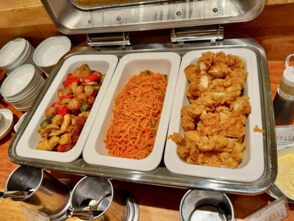 朝食ビュッフェ