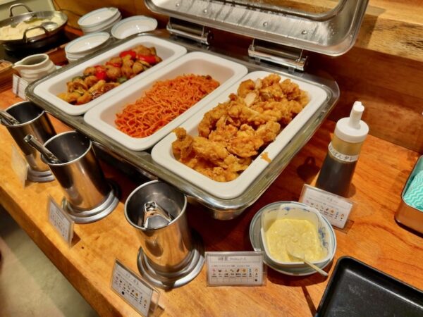 朝食ビュッフェ